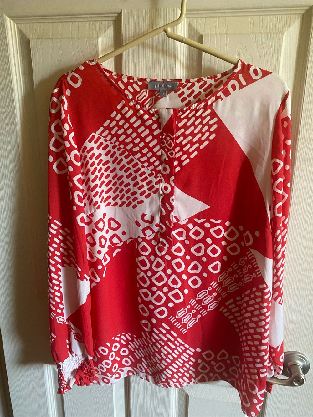Principles Ted and White Patterned Lightweight Top
